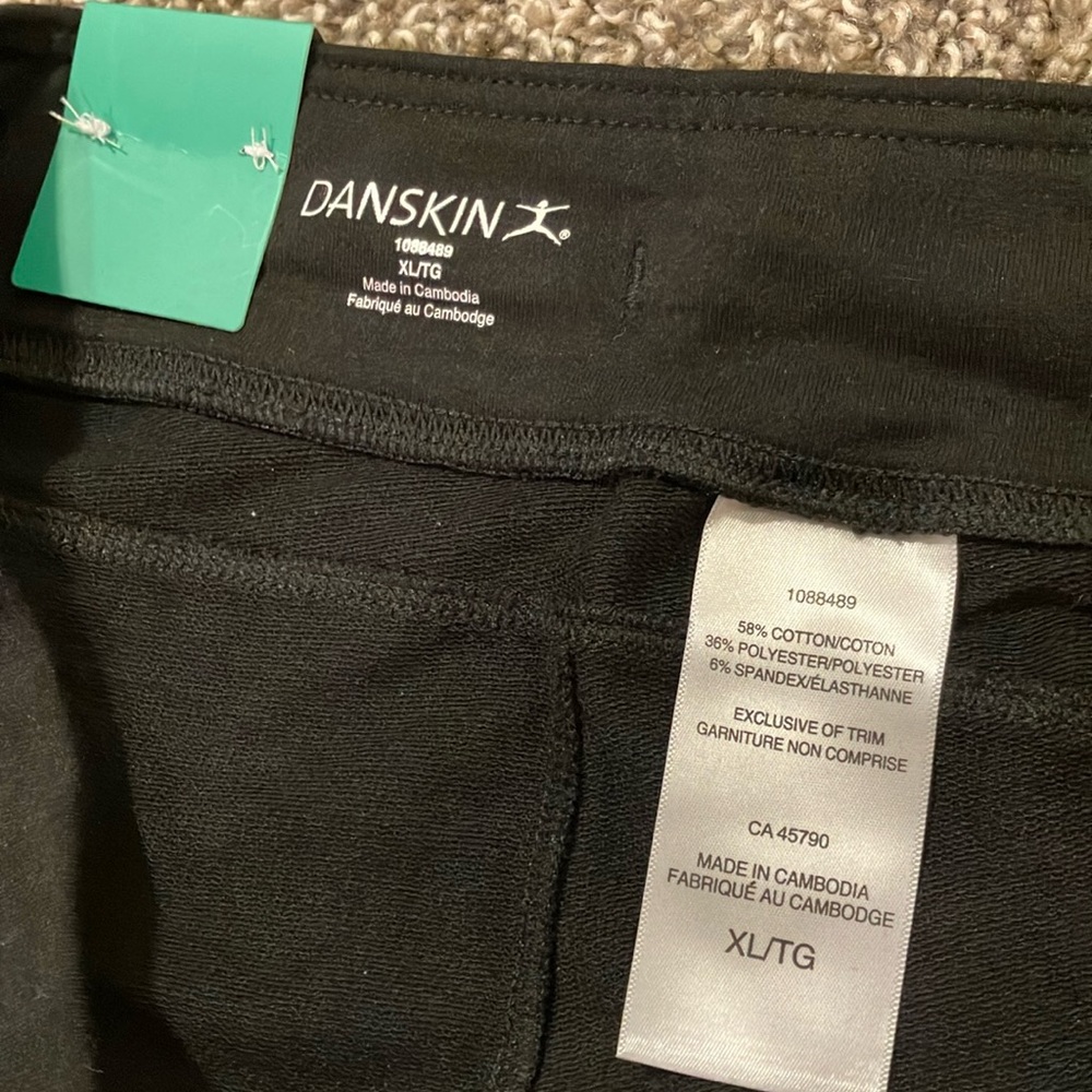NWT Danskin Black Capris - Picture 3 of 6